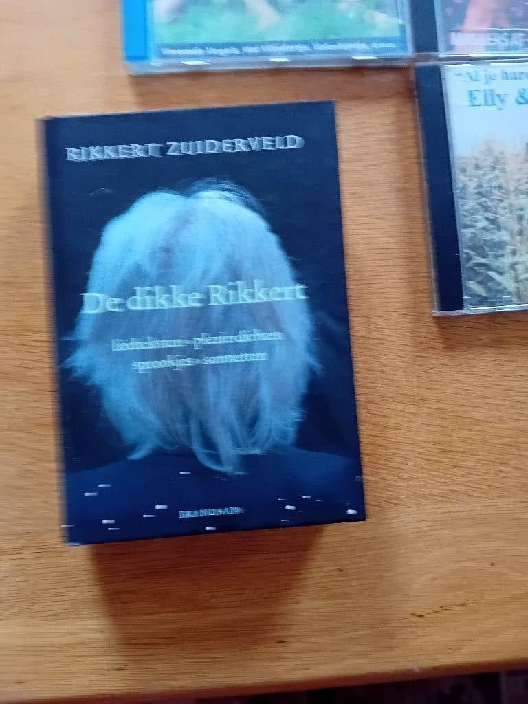 cassettebandjes en boek van Rikkert, Cd's en Dvd's, Cassettebandjes, 2 t/m 25 bandjes, Overige genres, Ophalen of Verzenden, Zo goed als nieuw