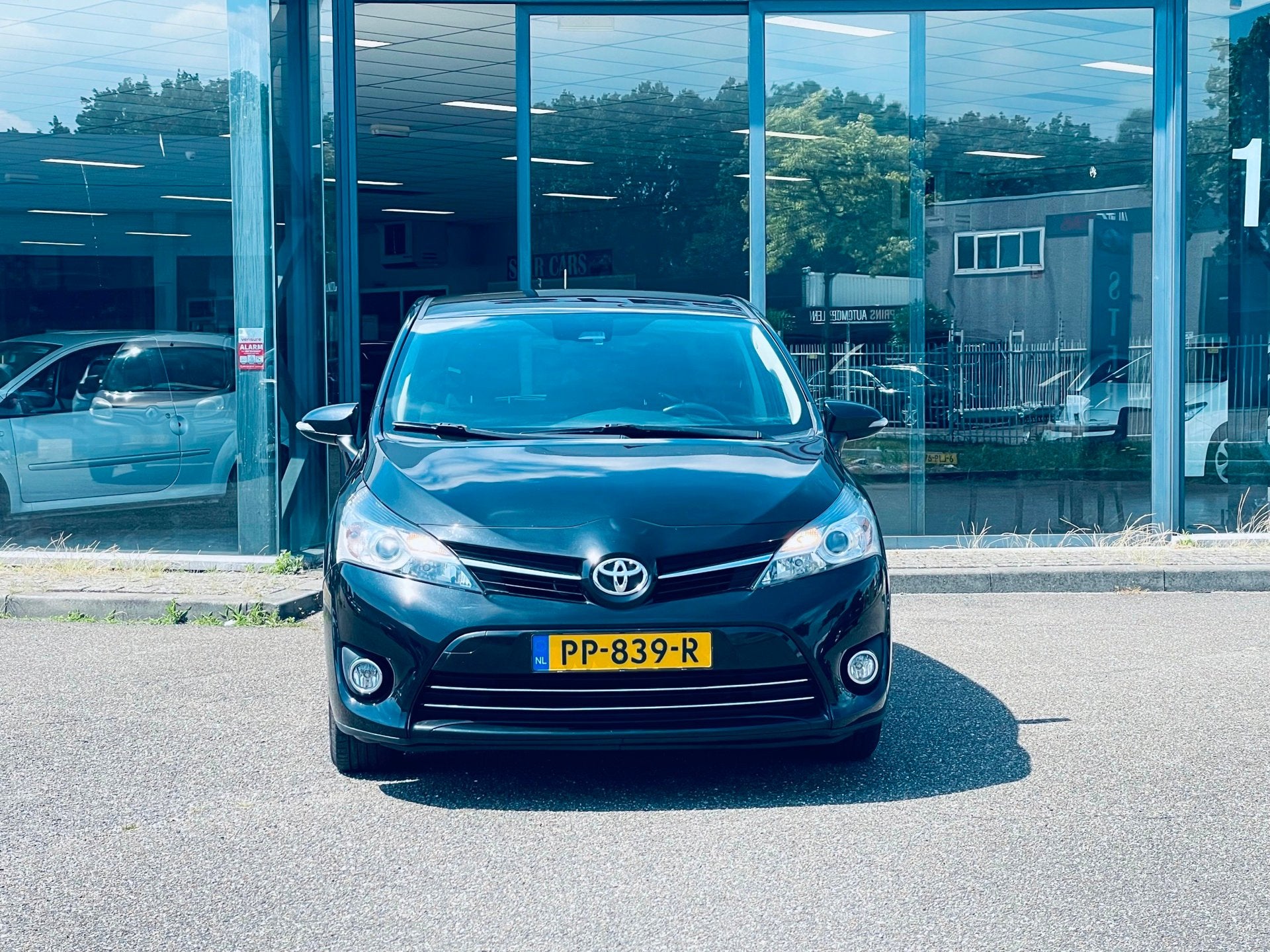 Toyota Verso 1.8 VVT-i Aspiration|7Persoon|Automaat|Cruise c, Auto's, Gebruikt, 4 cilinders, 7 stoelen, Zwart