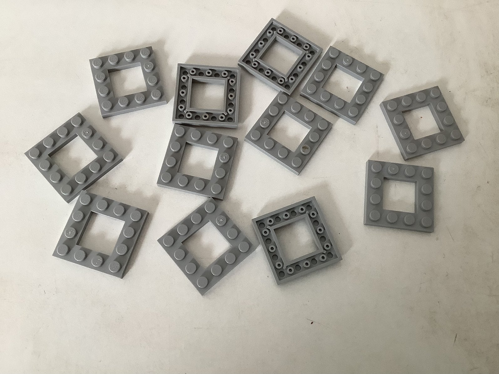 Lego plaat aangepast 4x4 met uitsparing van 2x2 grijs (3), Ophalen of Verzenden, Gebruikt, Losse stenen, Lego