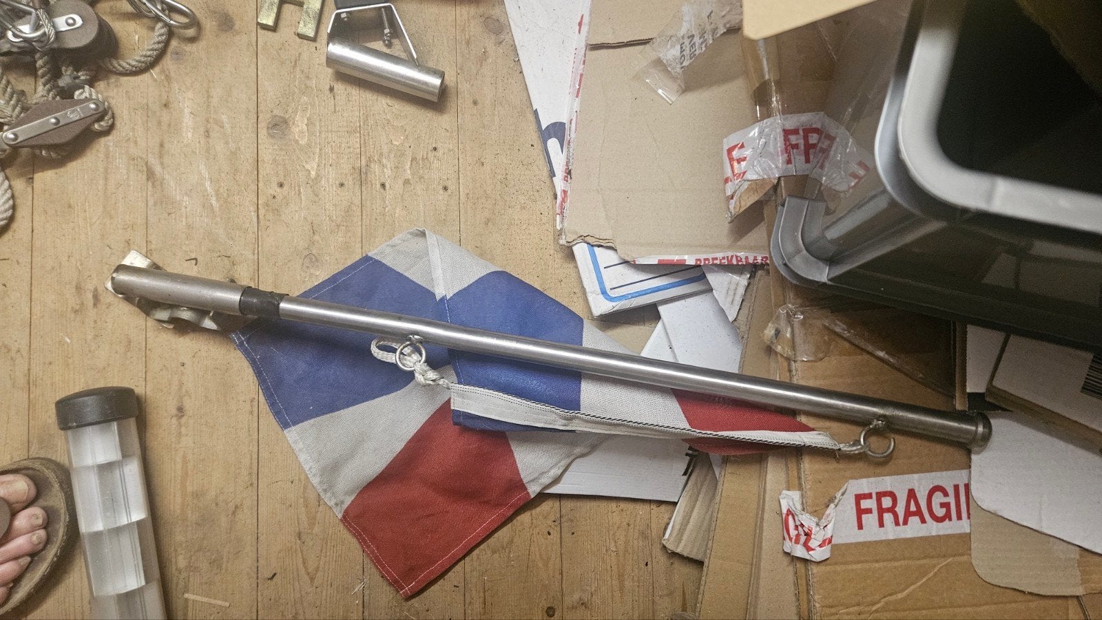 Vlaggen mast met vlag, Ophalen