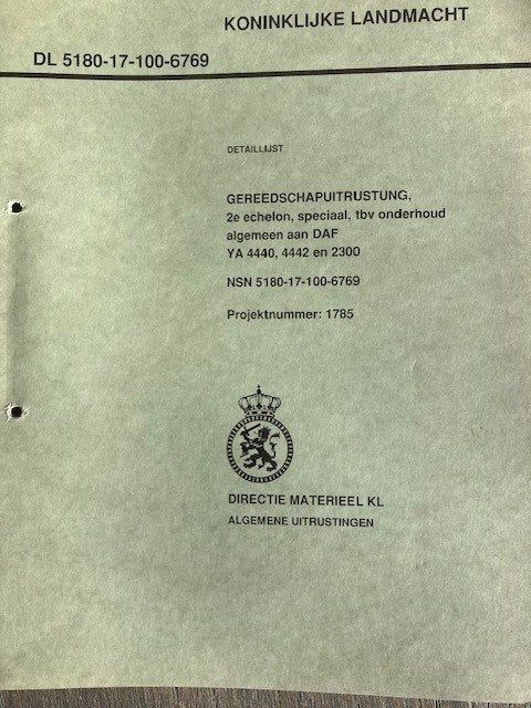 Boeken NL leger mbt voertuigen en wapens oa Nekaf, Laro, YA, Verzamelen, Ophalen of Verzenden, Landmacht, Nederland, Boek of Tijdschrift
