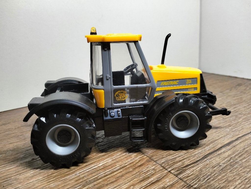 Te koop Britains JCB 1135 Turbo.(A), Ophalen of Verzenden, Zo goed als nieuw, Tractor of Landbouw, Britains