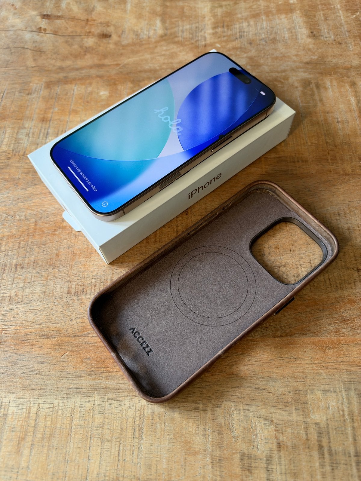 Foto 5 van Iphone 16 Pro 256 GB Desser Titanium