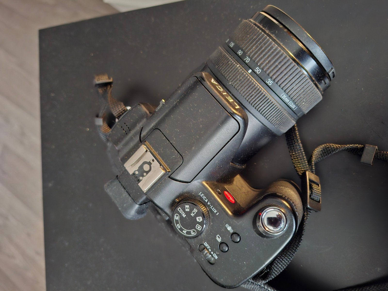 T.k. Leica V lux met zoom 35-400 mm , goede staat , compleet, Audio, Tv en Foto, Fotocamera's Digitaal, Ophalen of Verzenden, Zo goed als nieuw