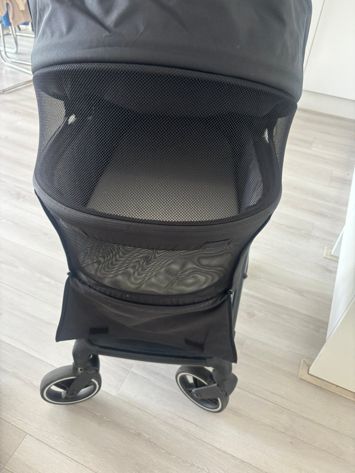 Foto 9 van Kinderkraft yoxi 2-in1 zwarte kinderwagen
