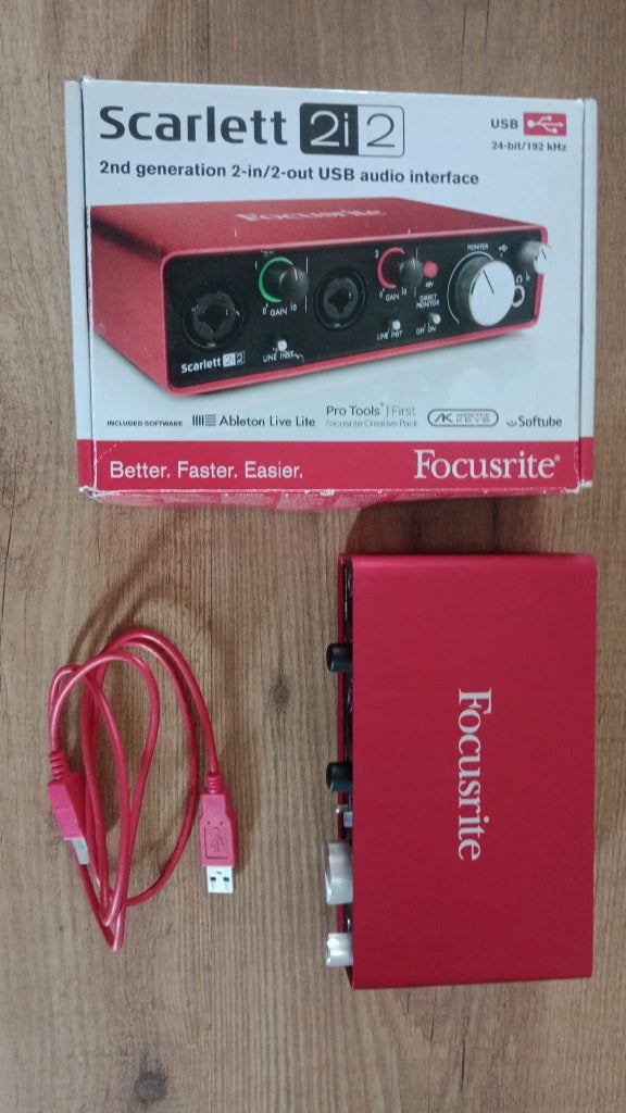 Focusrite Scarlett 2i2 2nd Gen audio interface + doos + USB, Muziek en Instrumenten, Ophalen of Verzenden, Zo goed als nieuw, Minder dan 5 kanalen