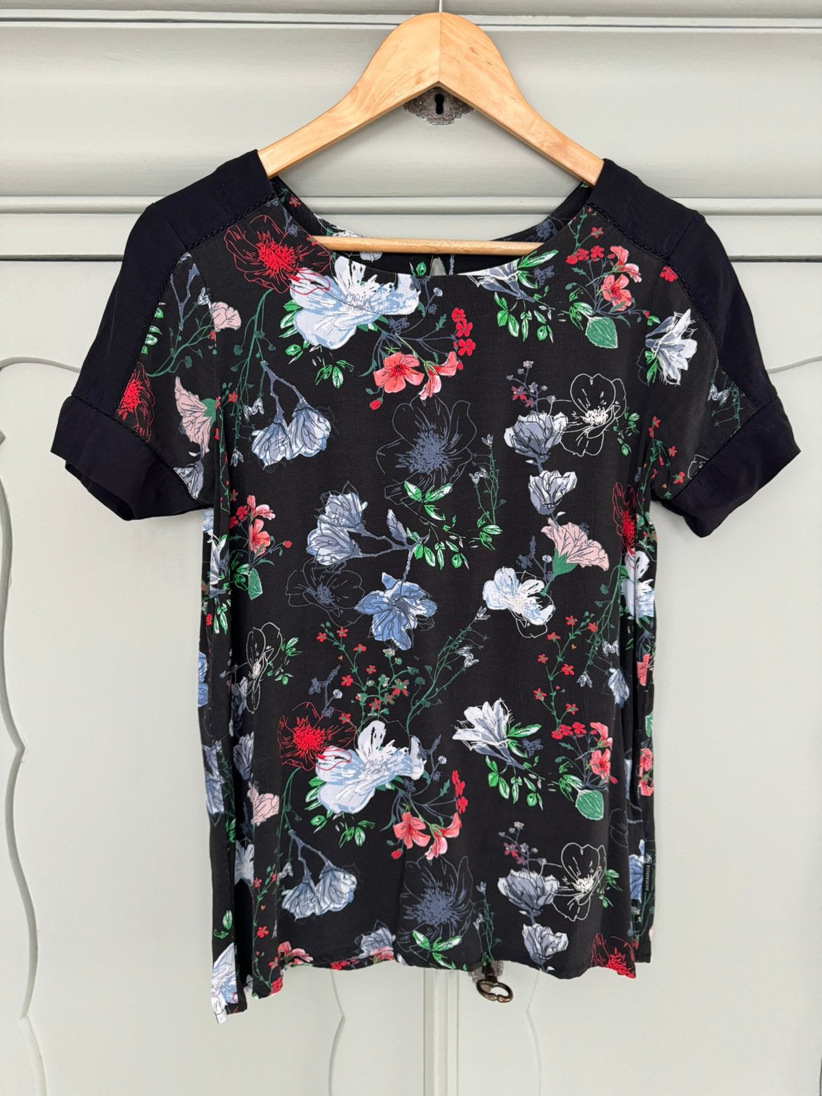 Blauwe dames blouse top met bloemmotief Silvercreek maat 36, Kleding | Dames, Ophalen of Verzenden, Zo goed als nieuw, Maat 36 (S)
