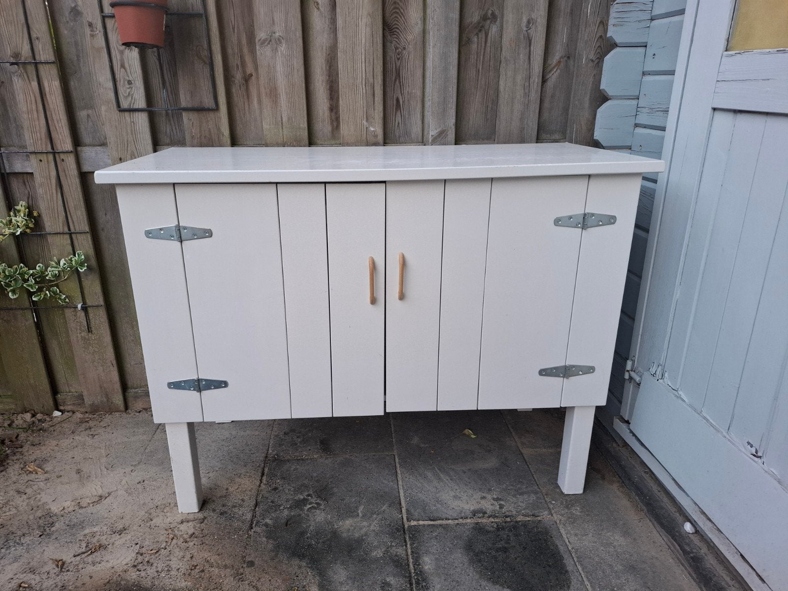 Leuke commode/kast voor binnen of buiten, Modern, 25 tot 50 cm, Overige houtsoorten, Gebruikt