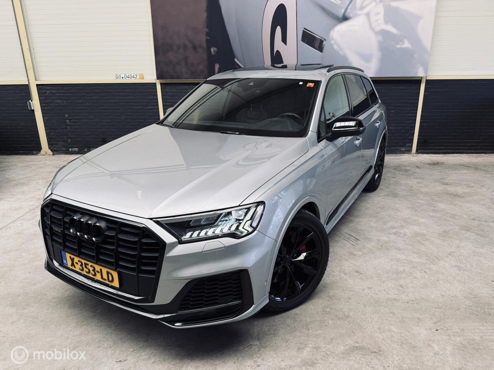 Audi Q7 60 TFSI e quattro|Panodak| 21inch|Trekhaak|Black|, Auto's, Gebruikt, 2995 cc, Plug-in hybride, Bedrijf