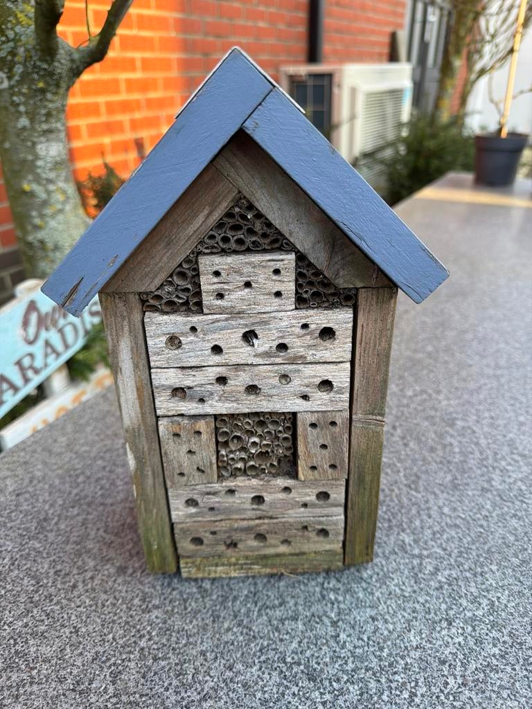 Insectenhotel met gebruikerssporen, Ophalen of Verzenden, Gebruikt