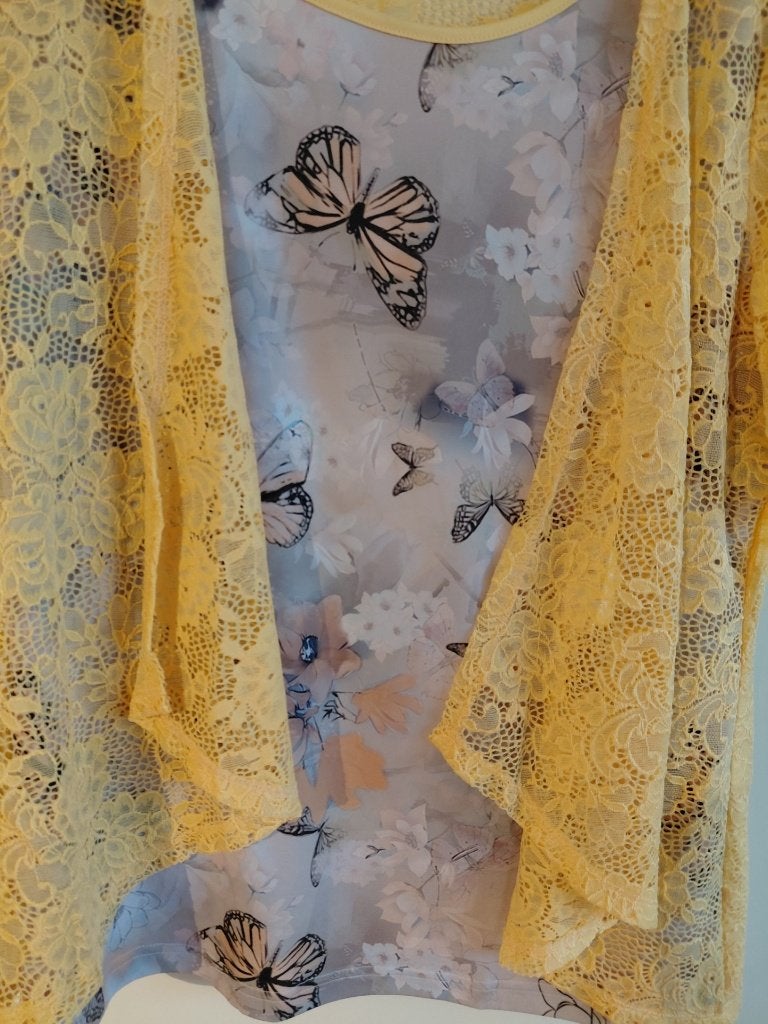 Top mt40/42 geel hesje vast vlinders, Kleding | Dames, Tops, Maat 38/40 (M), Overige kleuren, Ophalen of Verzenden, Zo goed als nieuw