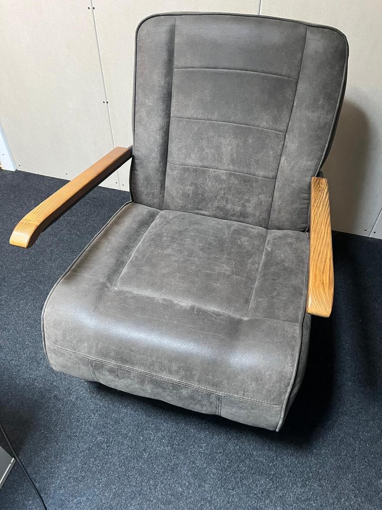 Grijze Cowboy-stof Fauteuil met Houten Armleuningen, Huis en Inrichting, Stoelen, Ophalen, Gebruikt, Eén, Stof