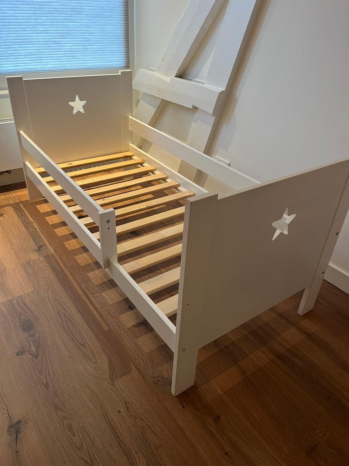 Peuterbed petite amelie, Kinderen en Baby's, Ophalen, Zo goed als nieuw, 140 tot 160 cm, 70 tot 85 cm