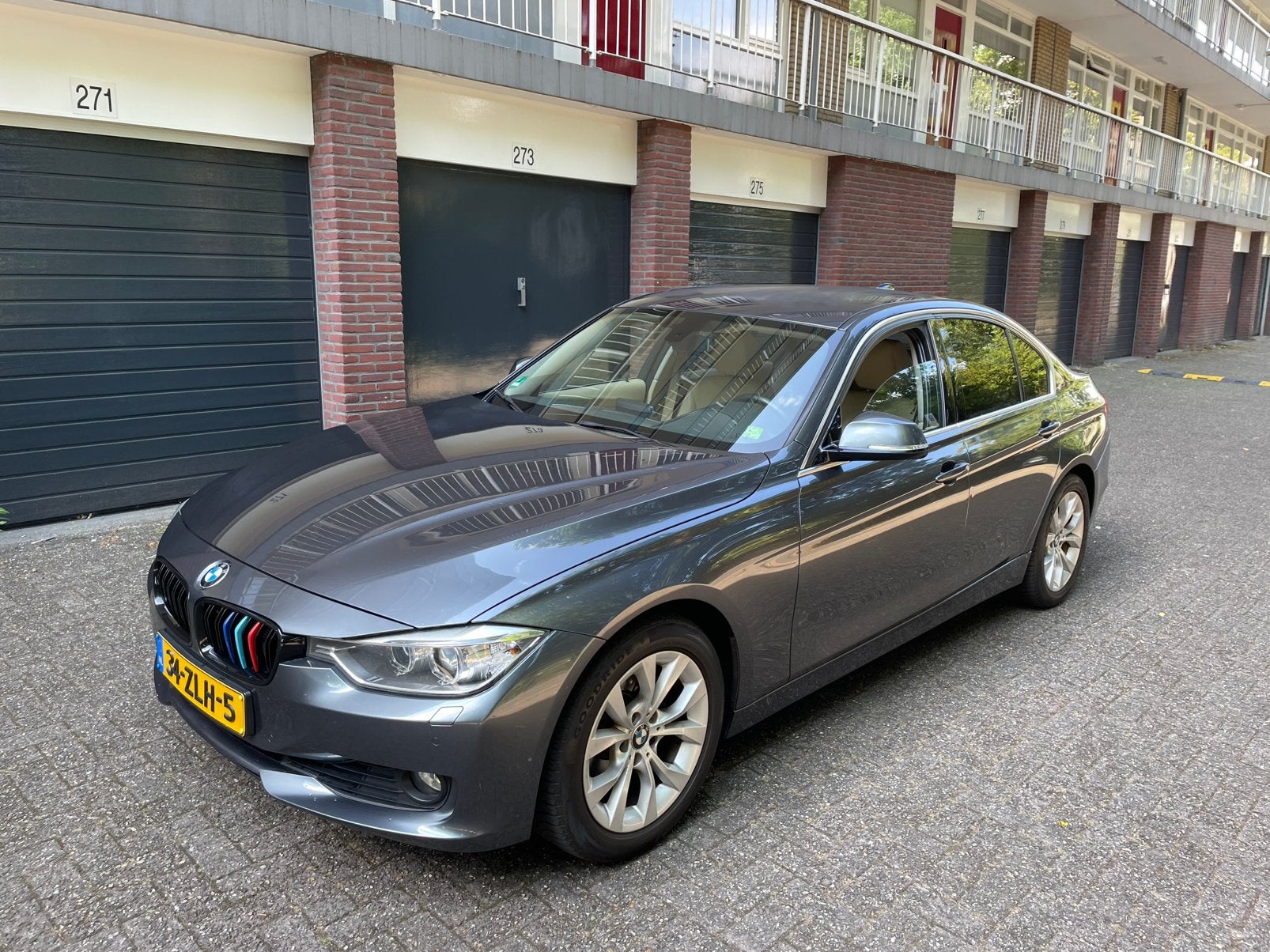 BMW 3-Serie 320i 2.0 184 PK High Executive Sedan - NL auto, Auto's, 183 pk, Achterwielaandrijving, 4 cilinders, Bluetooth