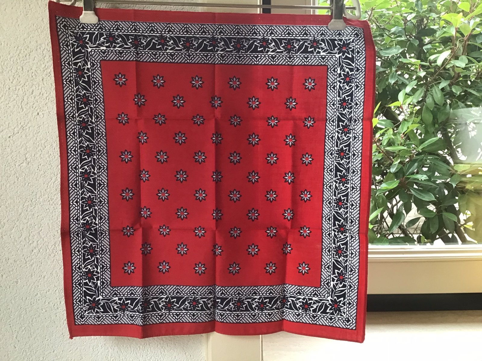 Nieuwe Bandana rood motief, Carnaval, Nieuw, Overige maten, Ophalen of Verzenden