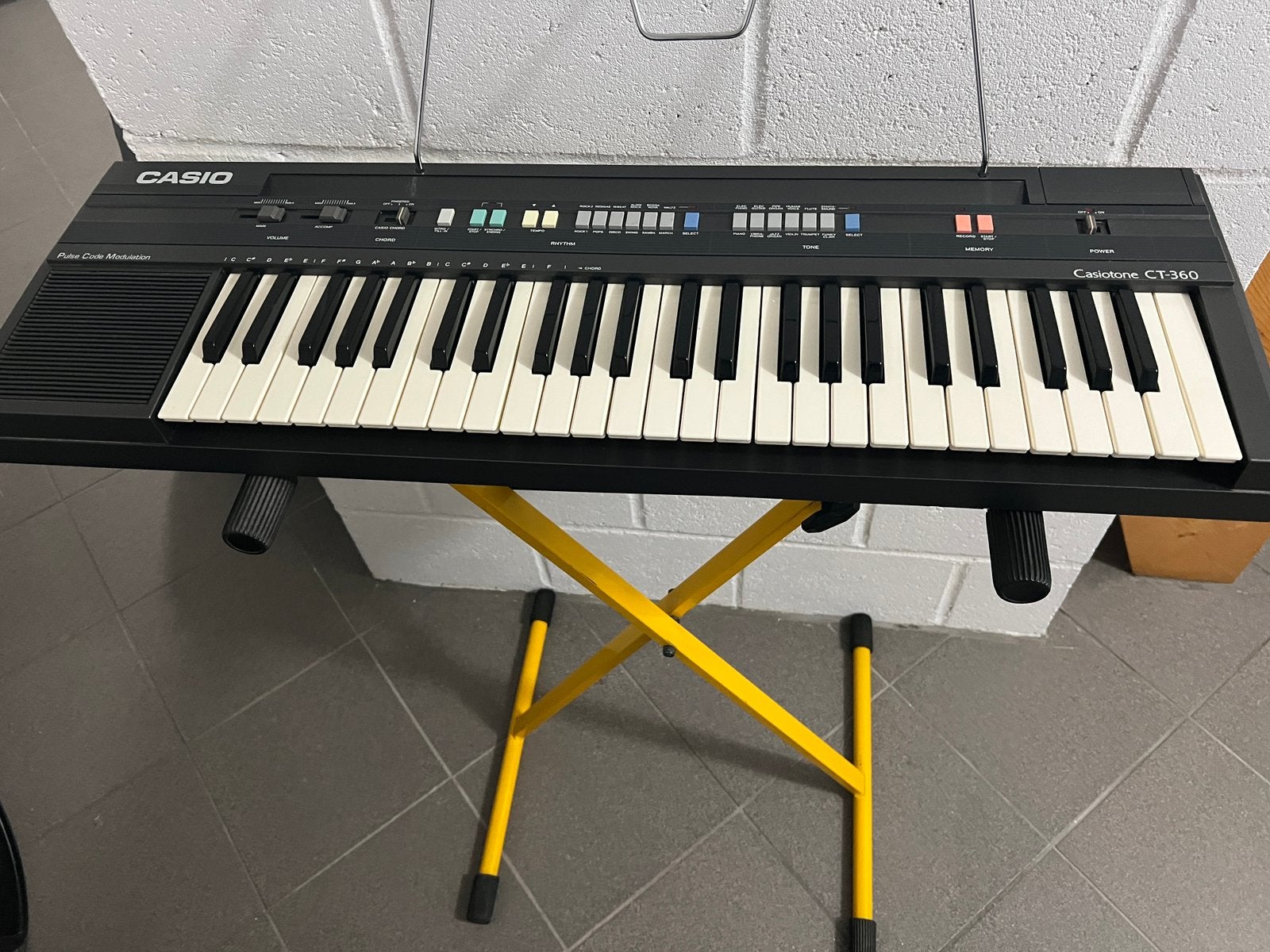 CASIO Casiotone CT-360 met standaard, Muziek en Instrumenten, Casio, Ophalen of Verzenden, Met standaard, 61 toetsen