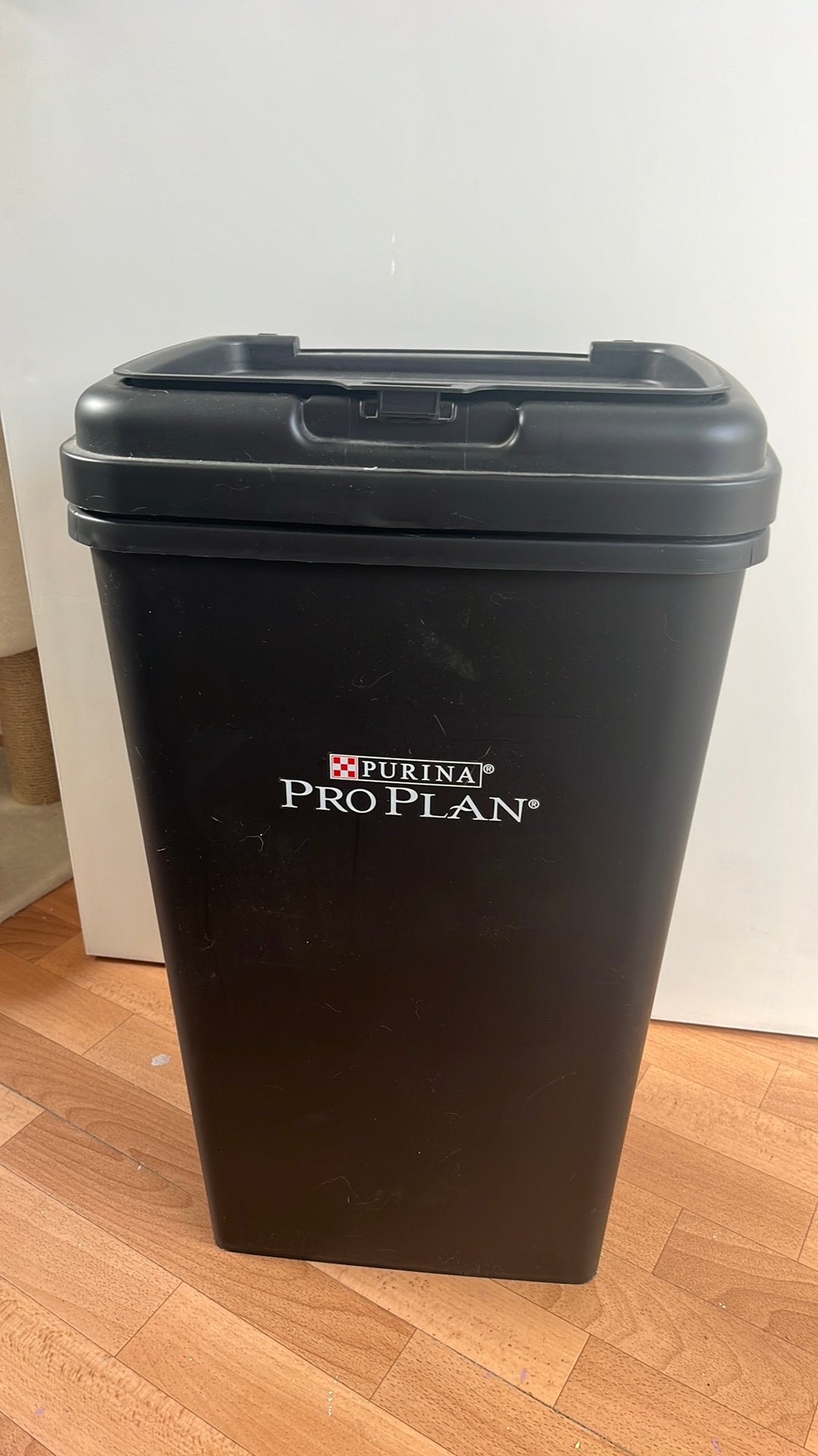 Proplan voerton, Ophalen, Hond
