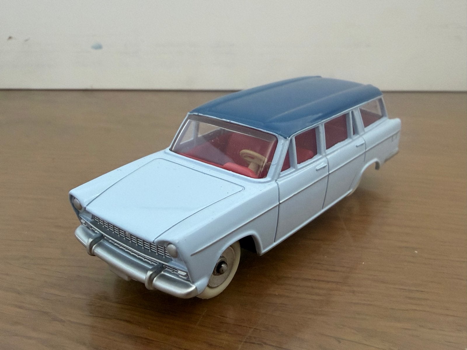 Dinky Toys Fiat 1800 Familiale - Zo goed als nieuw, Ophalen of Verzenden, Zo goed als nieuw