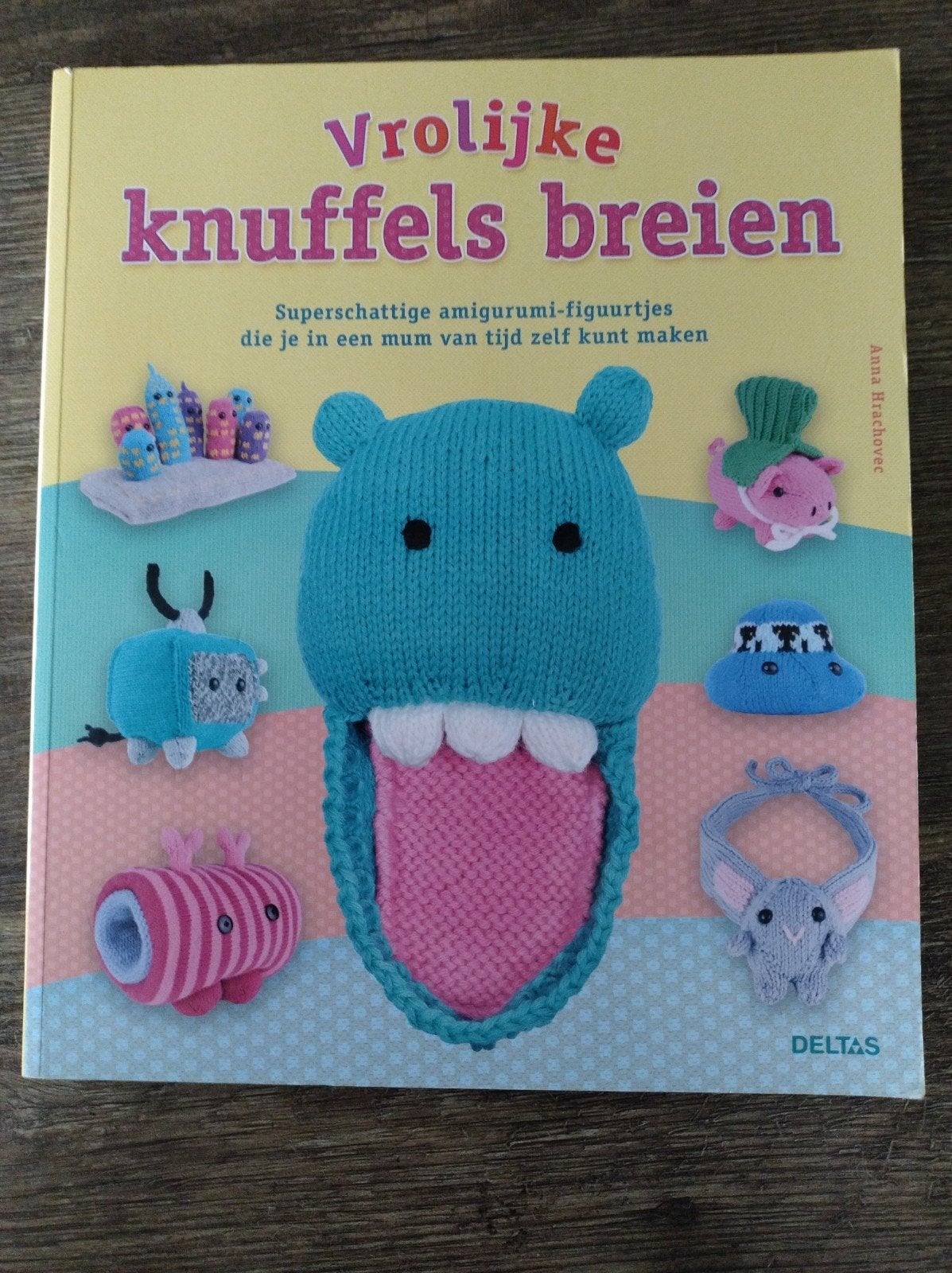 Anna Hrachovec - Vrolijke knuffels breien, Boeken, Breien en Haken, Ophalen of Verzenden, Zo goed als nieuw, Anna Hrachovec
