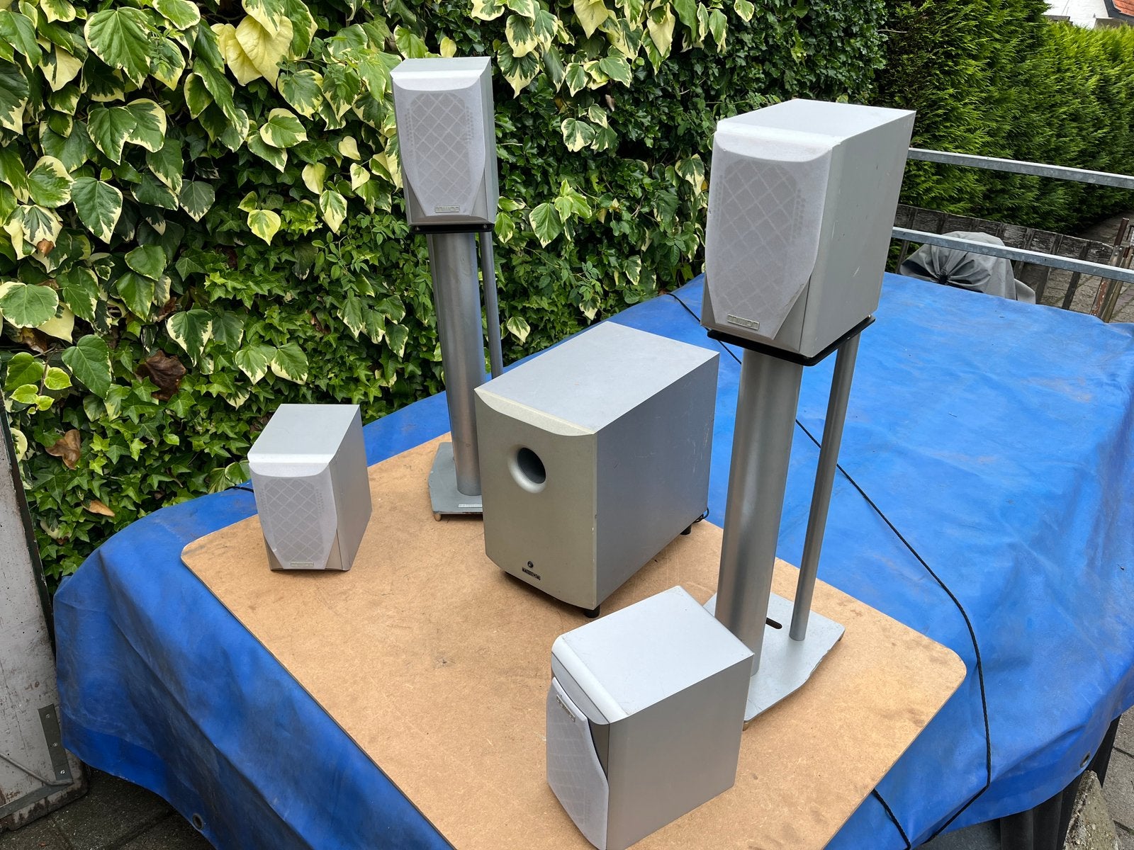 Mission MS8 met 4x M70 incl. 2 stands, Gebruikt, 60 tot 120 watt, Front, Rear of Stereo speakers, Ophalen