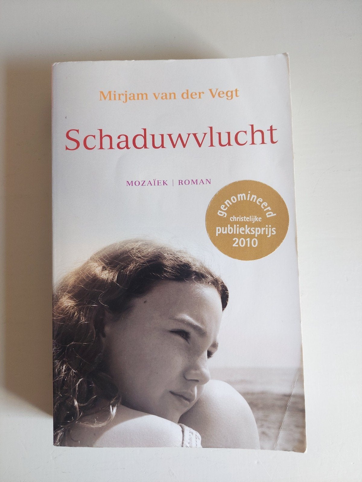 Schaduwvlucht - Mirjam van der Vegt (Roman), Ophalen of Verzenden, Gelezen, Mirjam van der Vegt, Nederland