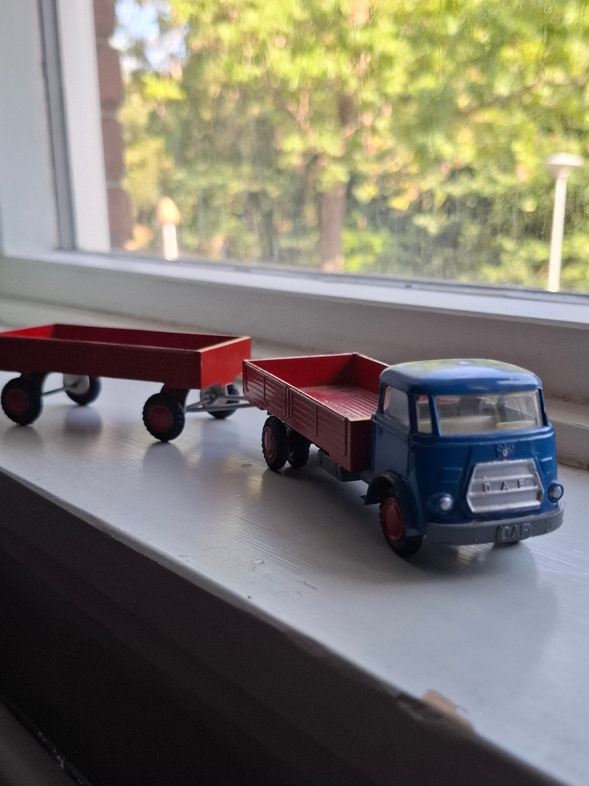 Lion Car DAF "Kikker" Vrachtwagen met aanhanger, Ophalen, Zo goed als nieuw