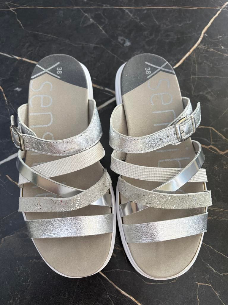 Xsensible Stretchwalker Sandalen Zilver Maat 38, Kleding | Dames, Schoenen, Ophalen of Verzenden, Zo goed als nieuw, Overige kleuren