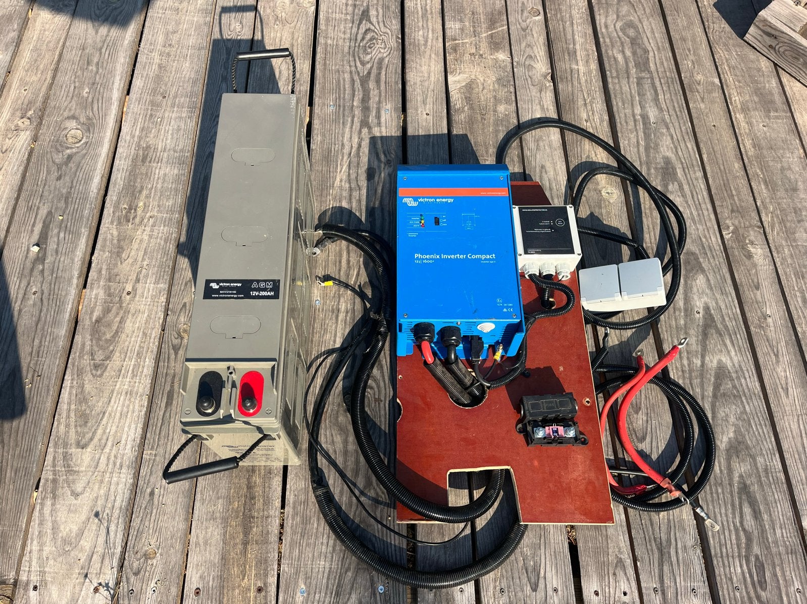 Complete Victron Energy Accu en Omvormer Set, Ophalen, Zo goed als nieuw