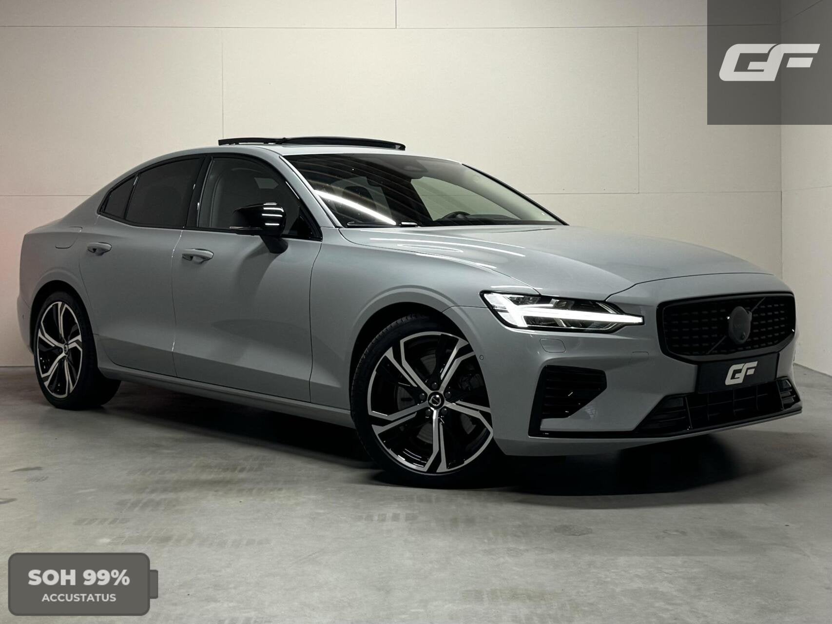 Volvo S60 2.0 Recharge T8 AWD Ultimate Dark Pano B&W Massage, Auto's, Automaat, Dealer onderhouden, Gebruikt, Zwart