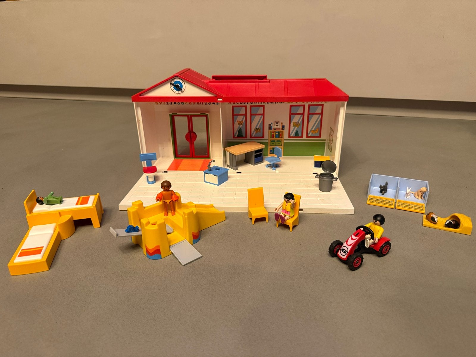 Playmobil Peuterspeelzaal met diverse accessoires, Ophalen of Verzenden, Gebruikt, Jongen of Meisje