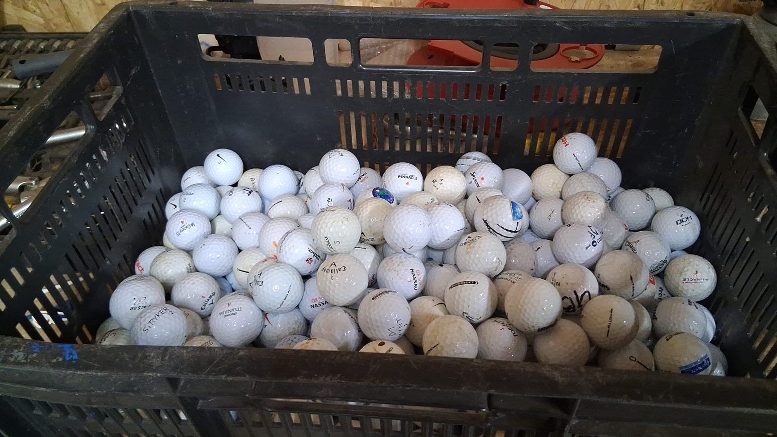 300 gebruikte witte golfballen geen range - Diverse merken, Sport en Fitness, Ophalen of Verzenden, Gebruikt, Bal(len), Overige merken