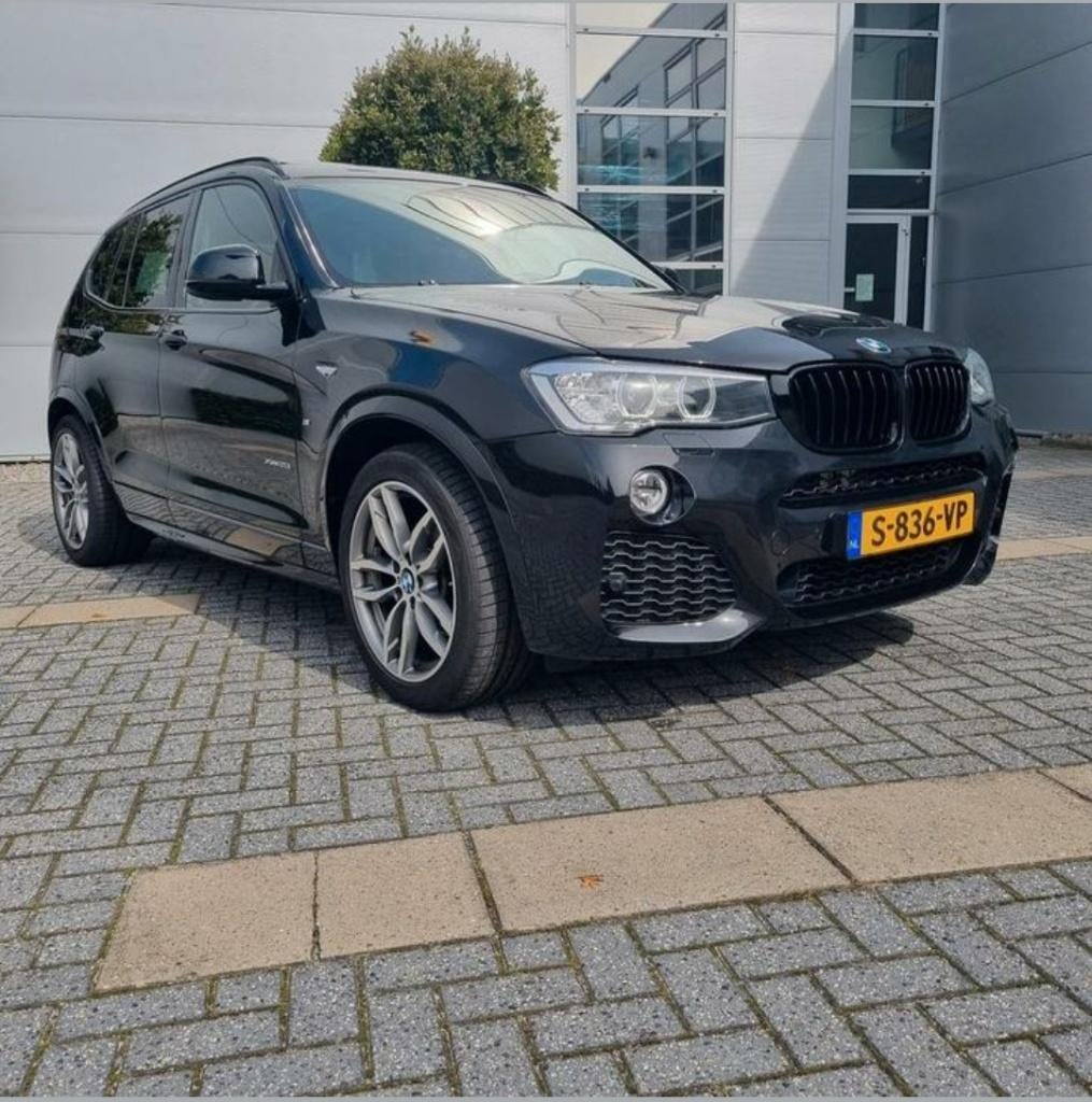 BMW X3 20I Xdrive Aut8 2017 Zwart. Vol opties, Auto's, Zwart, 4 cilinders, 2000 kg, Zwart