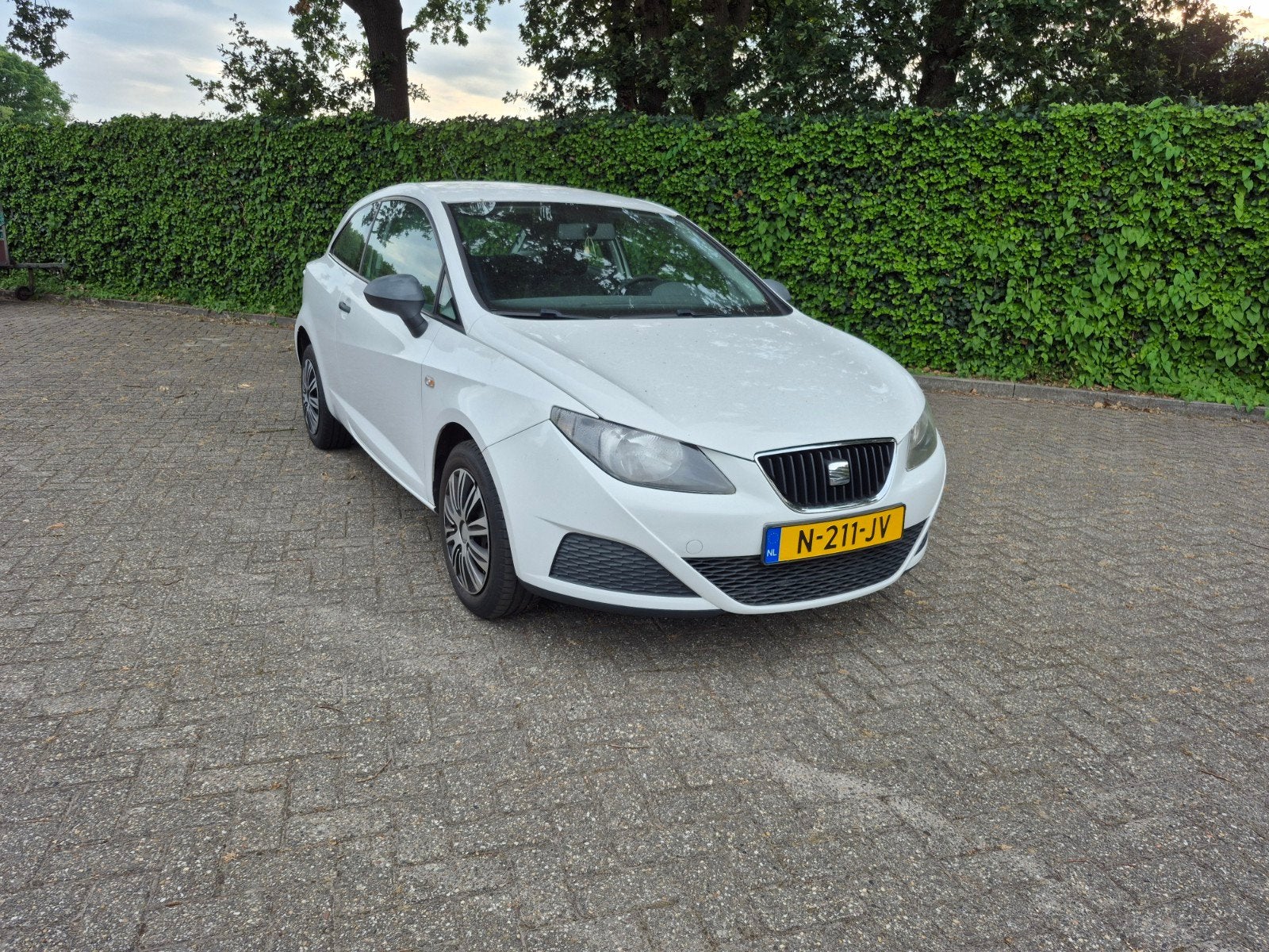 Seat Ibiza 1.2 51KW 3DRS 2010 Wit, Auto's, Seat, Voorwielaandrijving, 31 €/maand, 1198 cc, Handgeschakeld