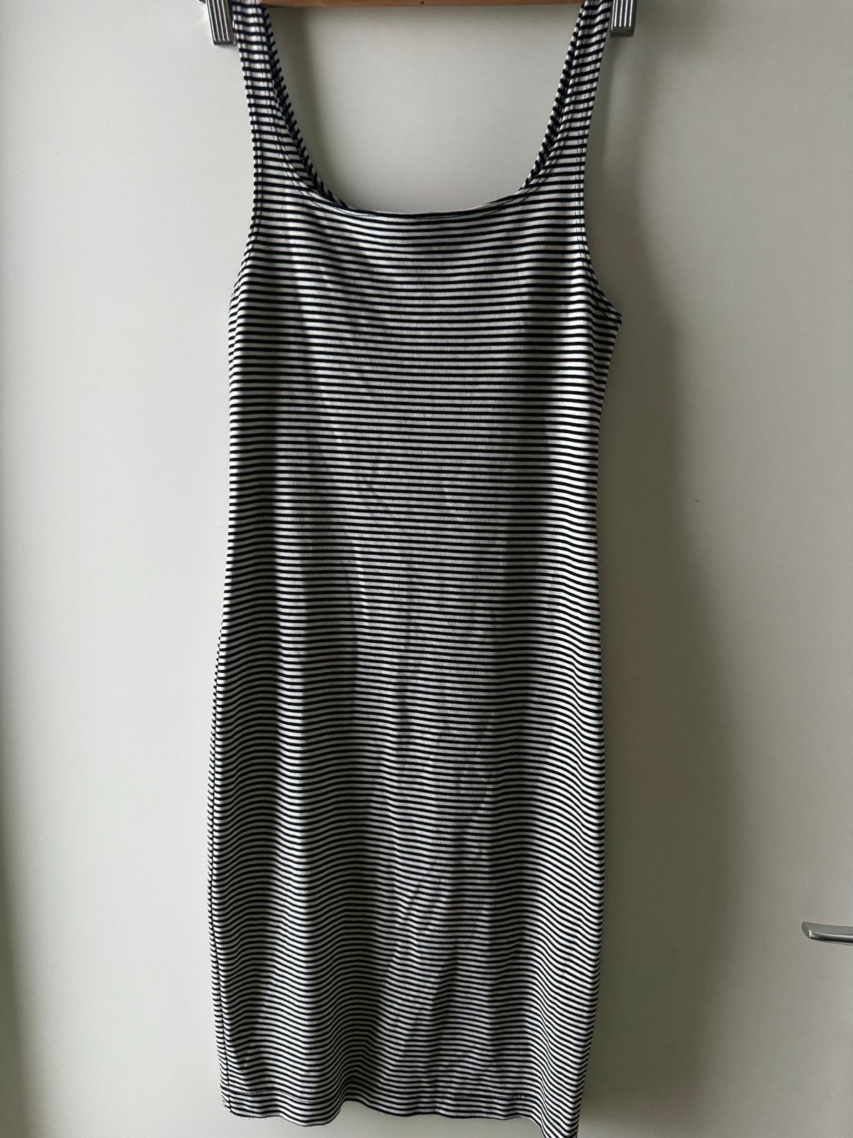 Nieuw gestreept jurkje van Zara, Maat 38/40 (M), Zwart, Nieuw, Ophalen of Verzenden
