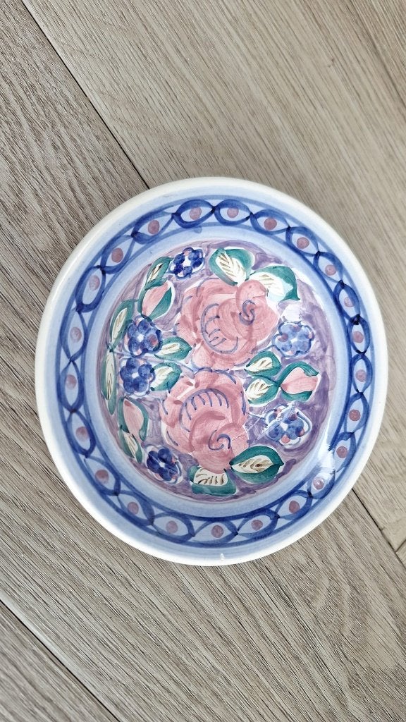 Decoratief porseleinen bord met bloemenpatroon, Ophalen of Verzenden