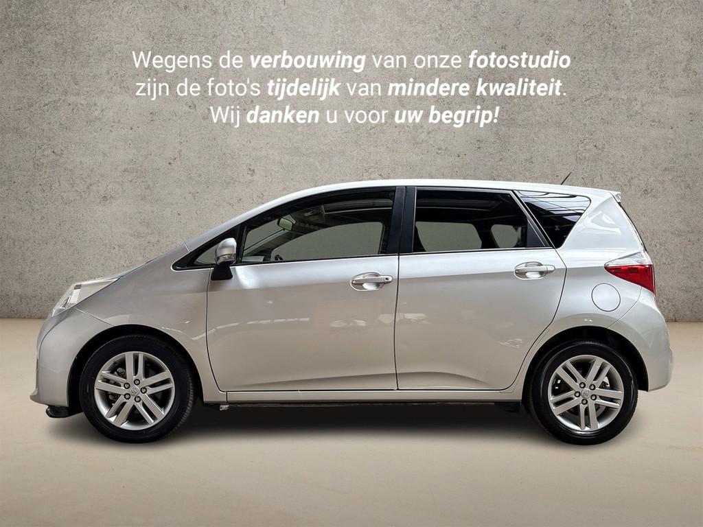 Toyota Verso-S 1.3 VVT-i Dynamic Automaat (PANORAMADAK, NAVI, Auto's, Stof, Gebruikt, Zwart, 4 cilinders