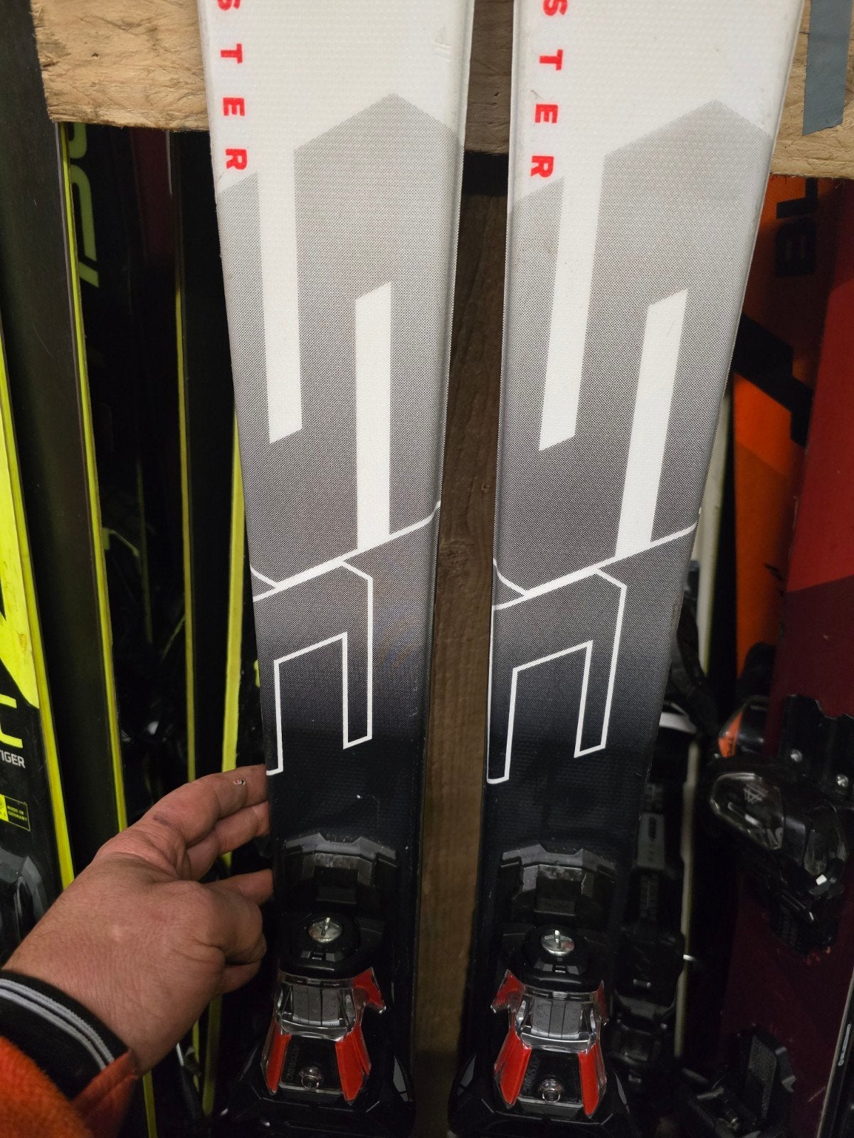 175cm ATOMIC REDSTER SC SPORT CARVER, 160 tot 180 cm, Ophalen of Verzenden, Zo goed als nieuw, Carve