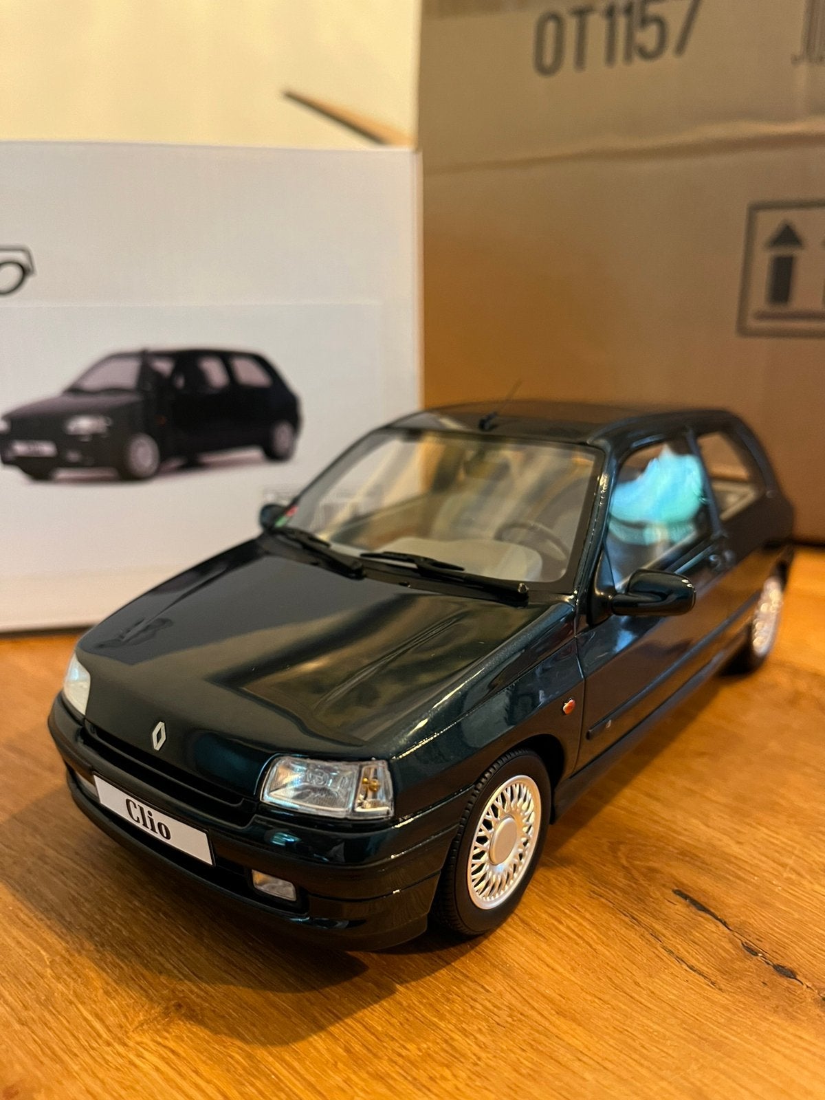 Renault Clio Baccara 1.8 | Ottomobile OT1157 | 1:18, Ophalen of Verzenden, Nieuw, Auto, OttOMobile