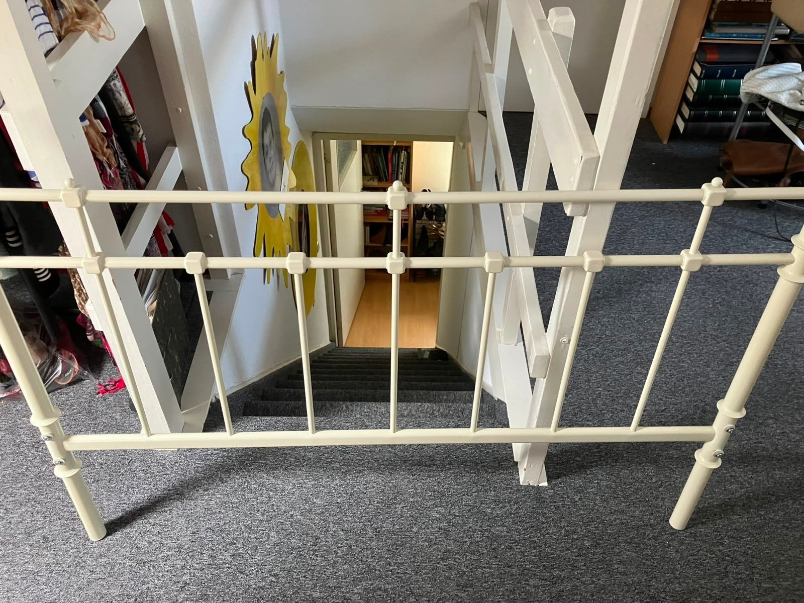 Bed IKEA, 1.40-2.00, wit/crème, incl lattenbodem en matras, Ophalen, Gebruikt, 140 cm, Twijfelaar