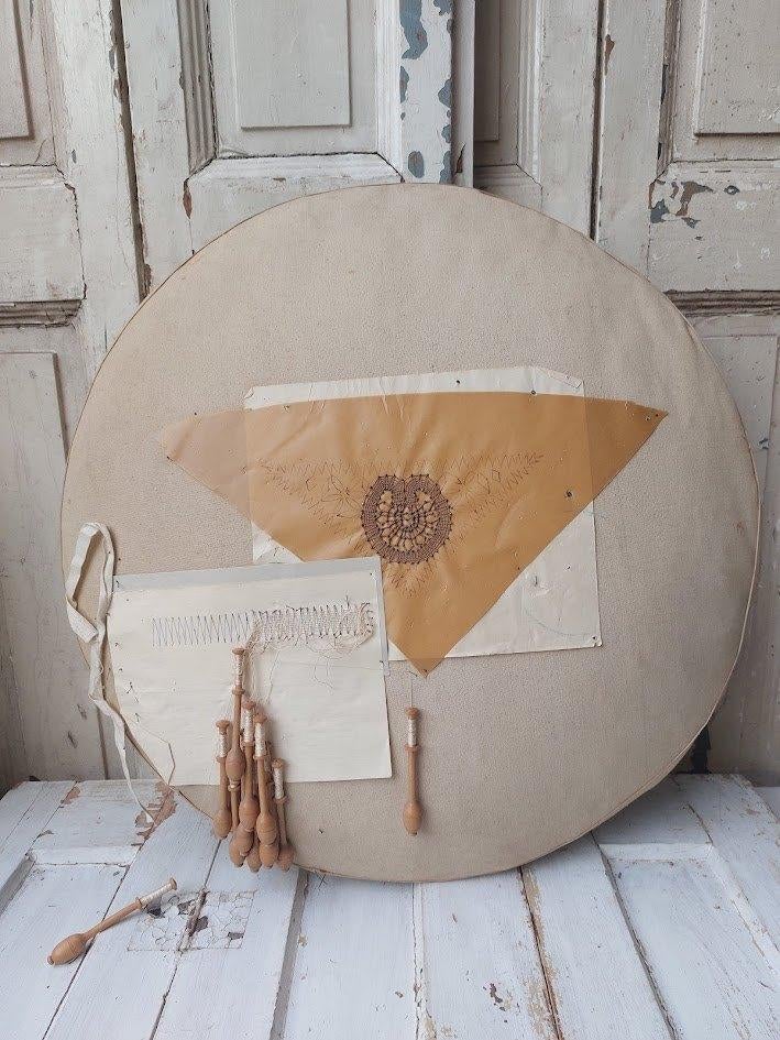 Oude kantkloskussen met tas, Hobby en Vrije tijd, Gebruikt, -, -, Ophalen of Verzenden