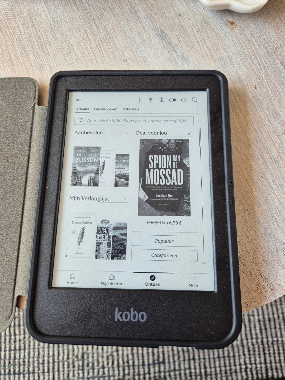 Kobo Clara HD E-reader met groen hoesje, 6 inch of minder, Kobo, Zo goed als nieuw, Touchscreen