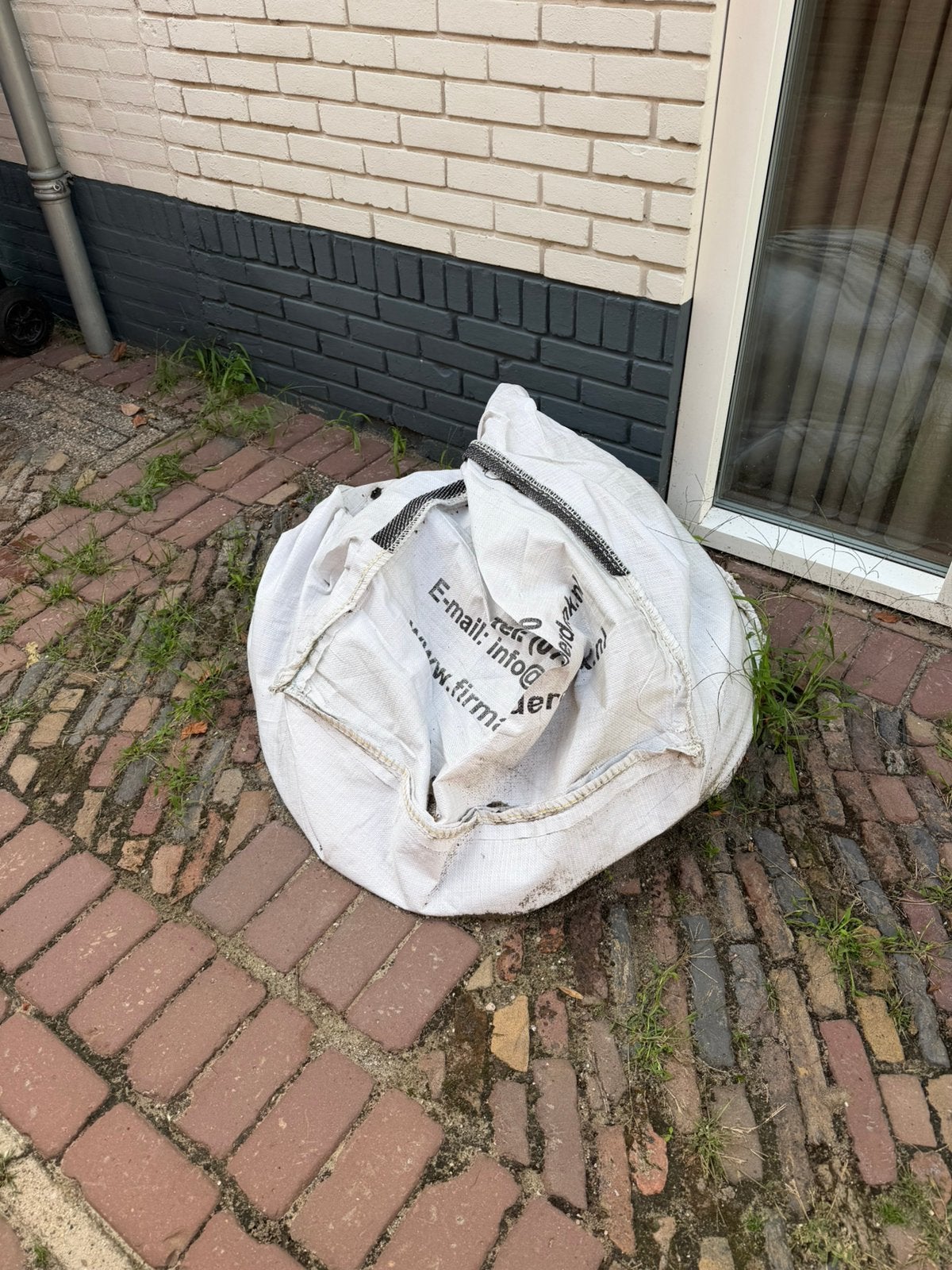 GRATIS | Betongranulaat (ongeveer 0,15 m3), Tuin en Terras, Ophalen, Zo goed als nieuw, Ophoogzand