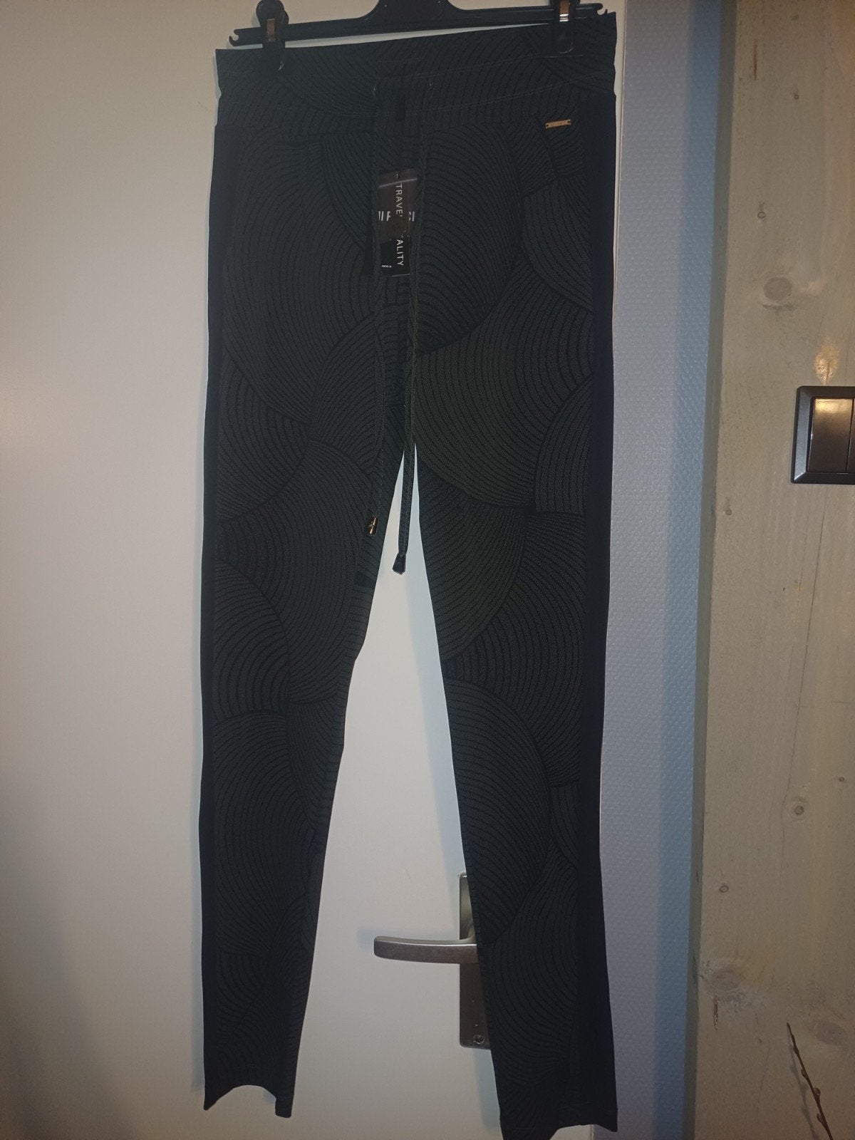 Mi Piace travelbroek skinny Deep Depth Black circle print M, Maat 38/40 (M), Mp, Zwart, Nieuw