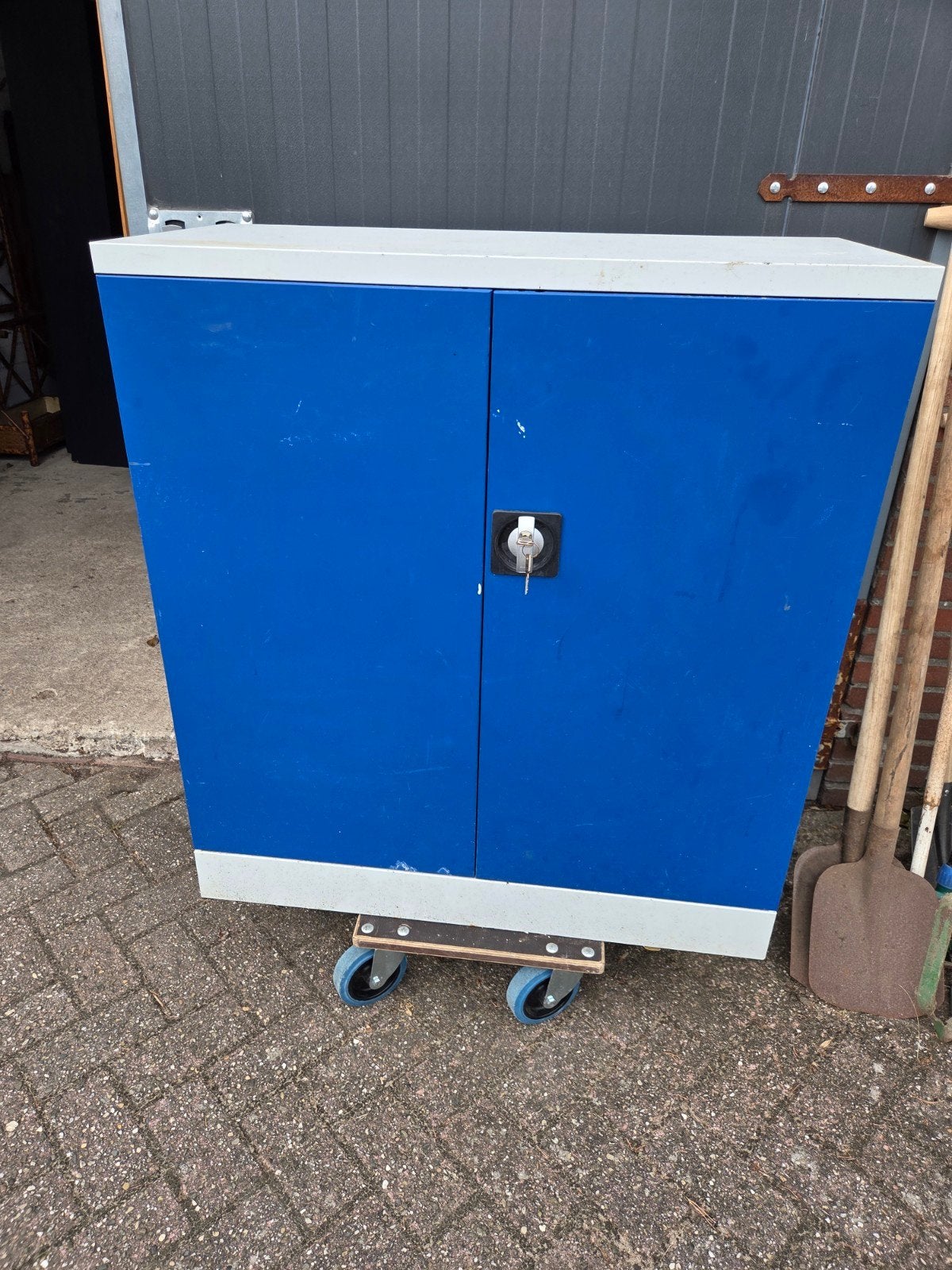 oude stalen kast ruimte maak prijsje, Huis en Inrichting, Ophalen of Verzenden, Gebruikt, 25 tot 50 cm, 50 tot 100 cm