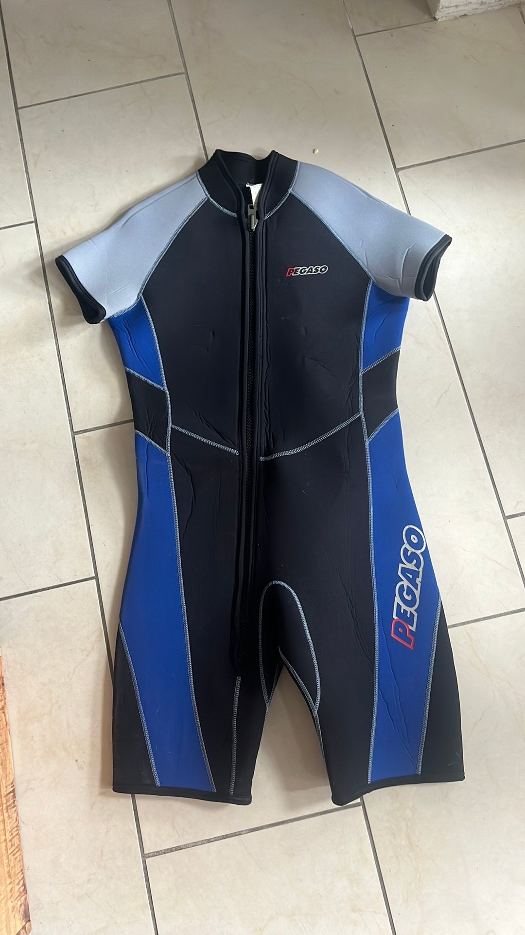 Gratis wetsuit (shorty), Ophalen, Gebruikt