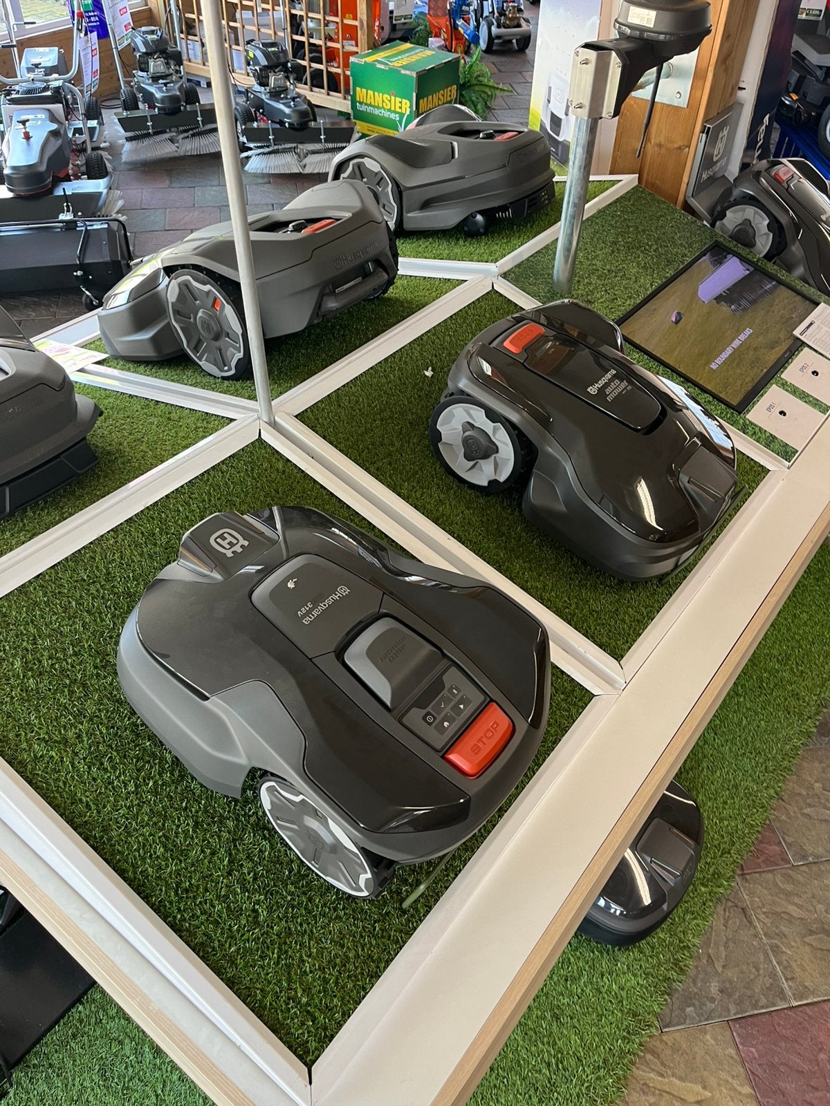 Husqvarna Automowers 30-50% KORTING OP VOORRAADMODELLEN!!, Info@mansier.com, Nieuw, Husqvarna, 20 tot 25 cm