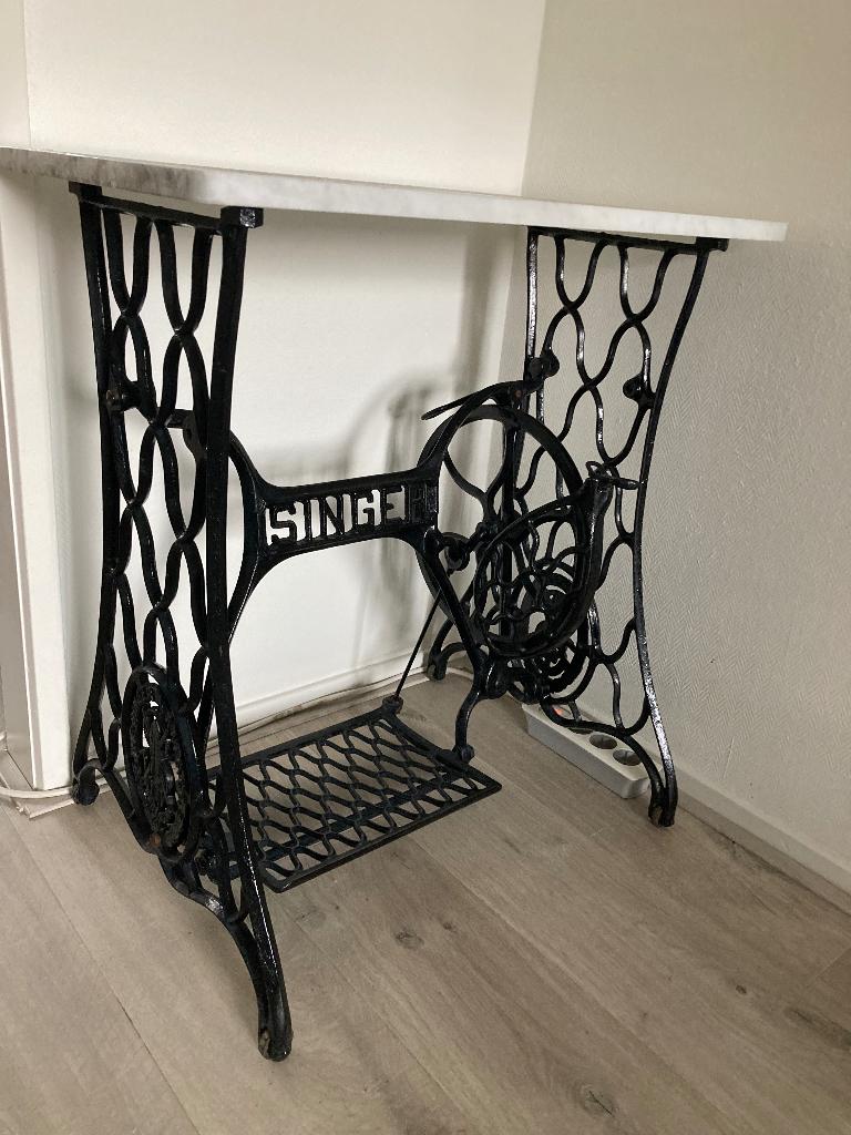 Smeedijzeren onderstel singernaaimachine, Antiek en Kunst, Antiek | Meubels | Tafels, Ophalen