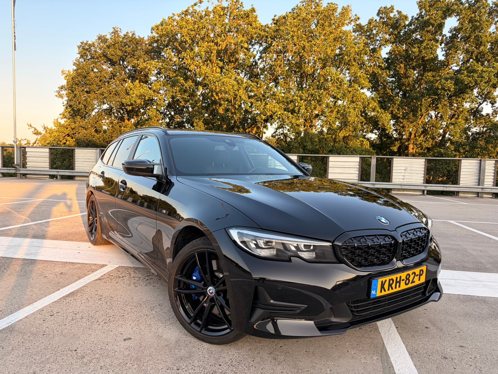 BMW 330e - Dealer onderhouden - M Sport - BMW Garantie, Auto's, Automaat, Achterwielaandrijving, 4 cilinders, Leder en Stof