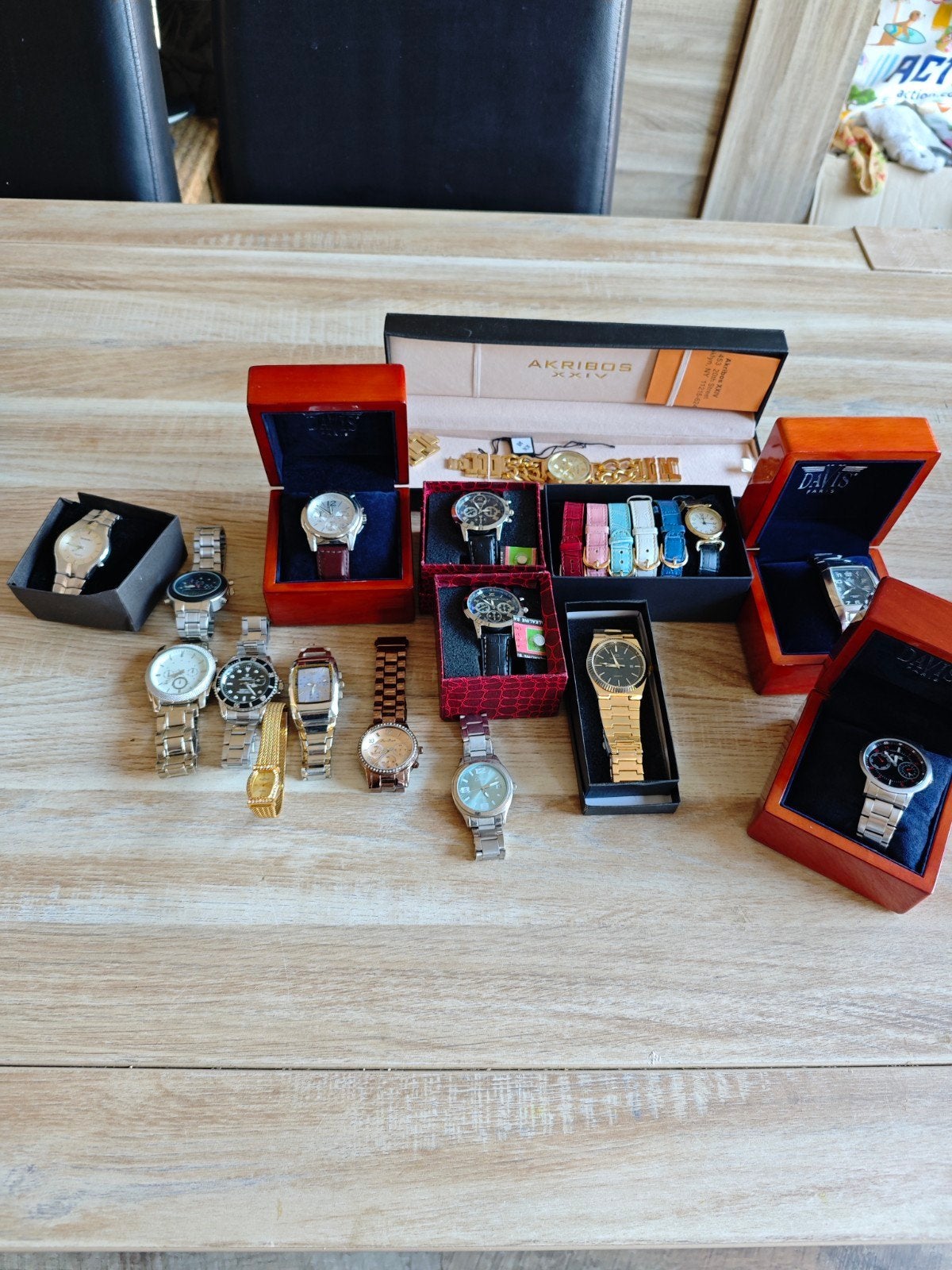 Diverse horloges, waaronder Davis, 29 stuks Akribos,, Ophalen of Verzenden, Overige merken