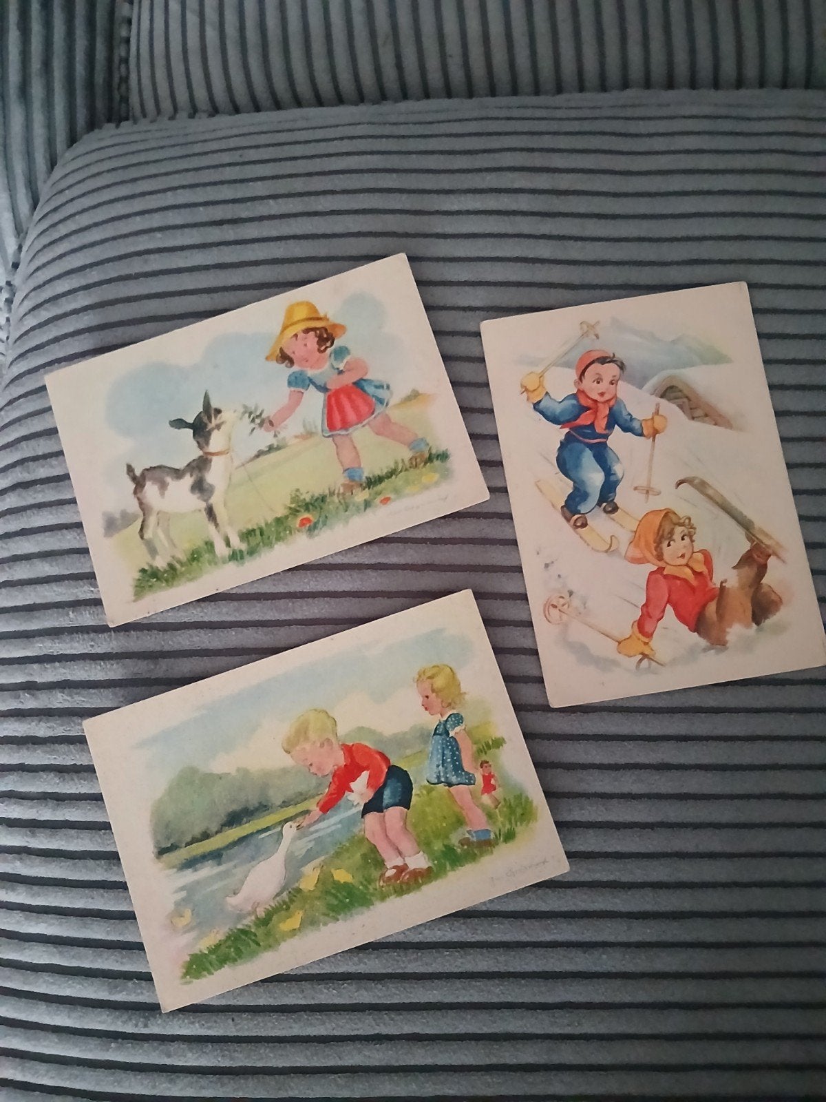 Set van 3 Vintage Kinderpostkaarten: Geit, Skiën, Eend, Verzamelen, Ophalen of Verzenden